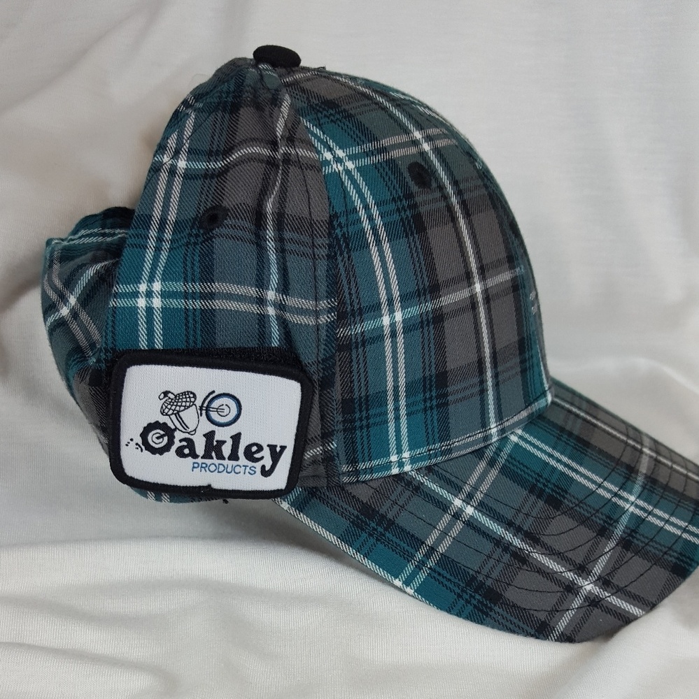 NWT Oakley Gulf Cap Size M White Green Gray